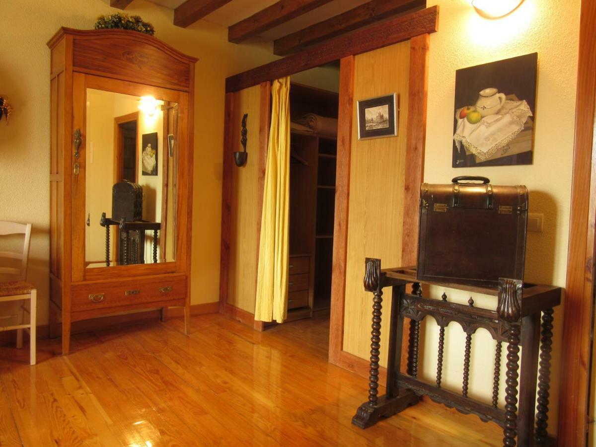 Altikarra I Guest House Undiano Bagian luar foto